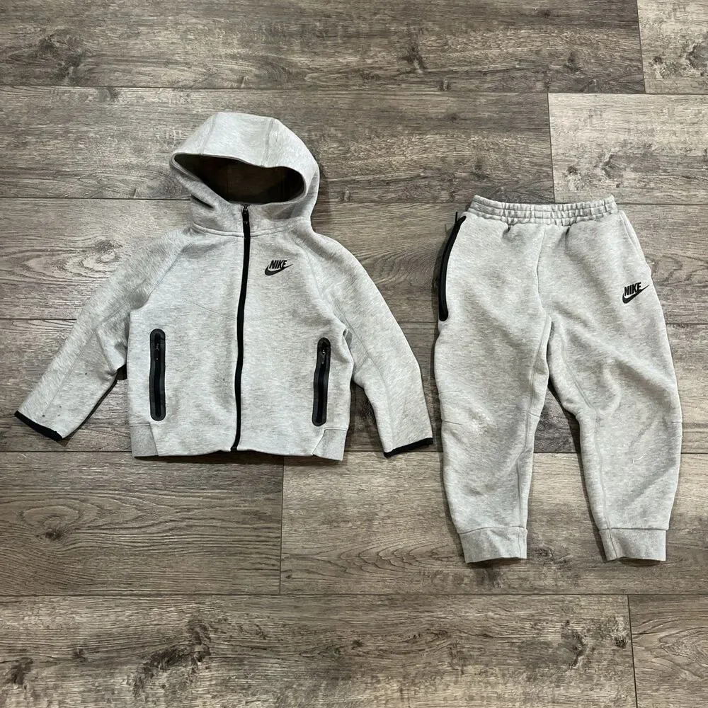 Nike Tech Fleece Tracksuit Grey Full Zip Hoodie and Joggers Set Boys Large